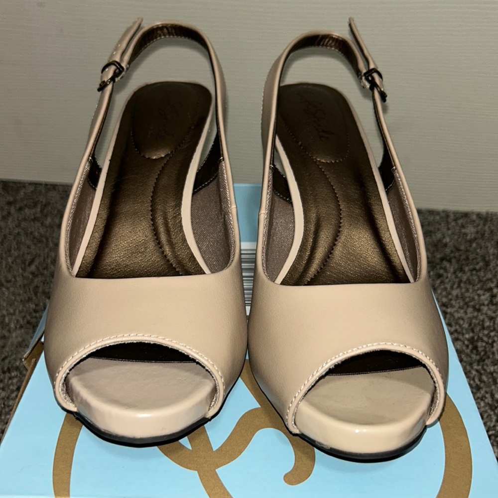 LifeStride peep toe heels teller taupe elegant size 9.5